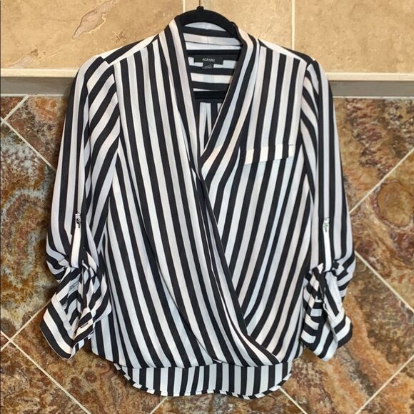 Women’s Alfani Vertical Striped Black and White Blouse Size 4 - Picture 1 of 13